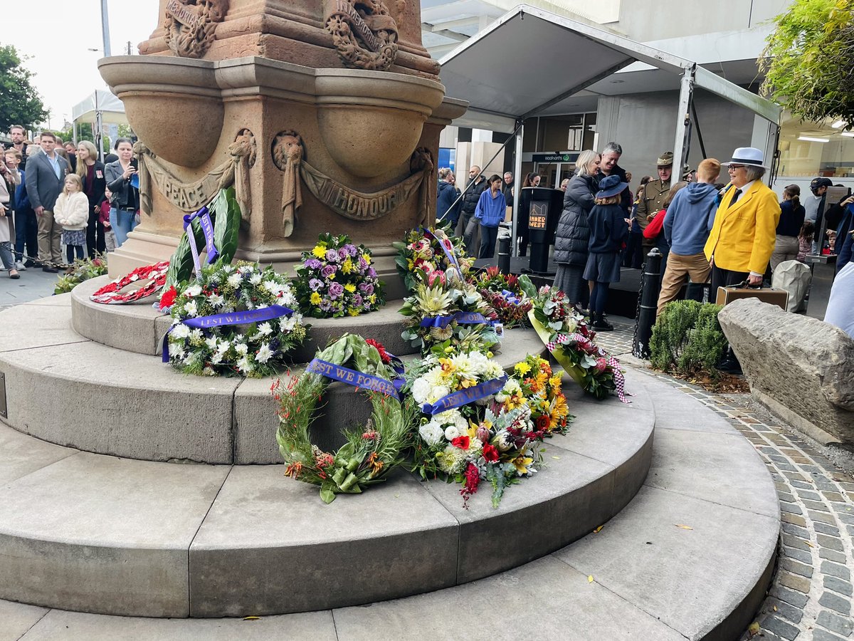 Students from Sydney Secondary College attended today’s Dawn Service at Balmain to lay a wreath and commemorate ANZAC Day. #ANZAC #AnzacDay2023