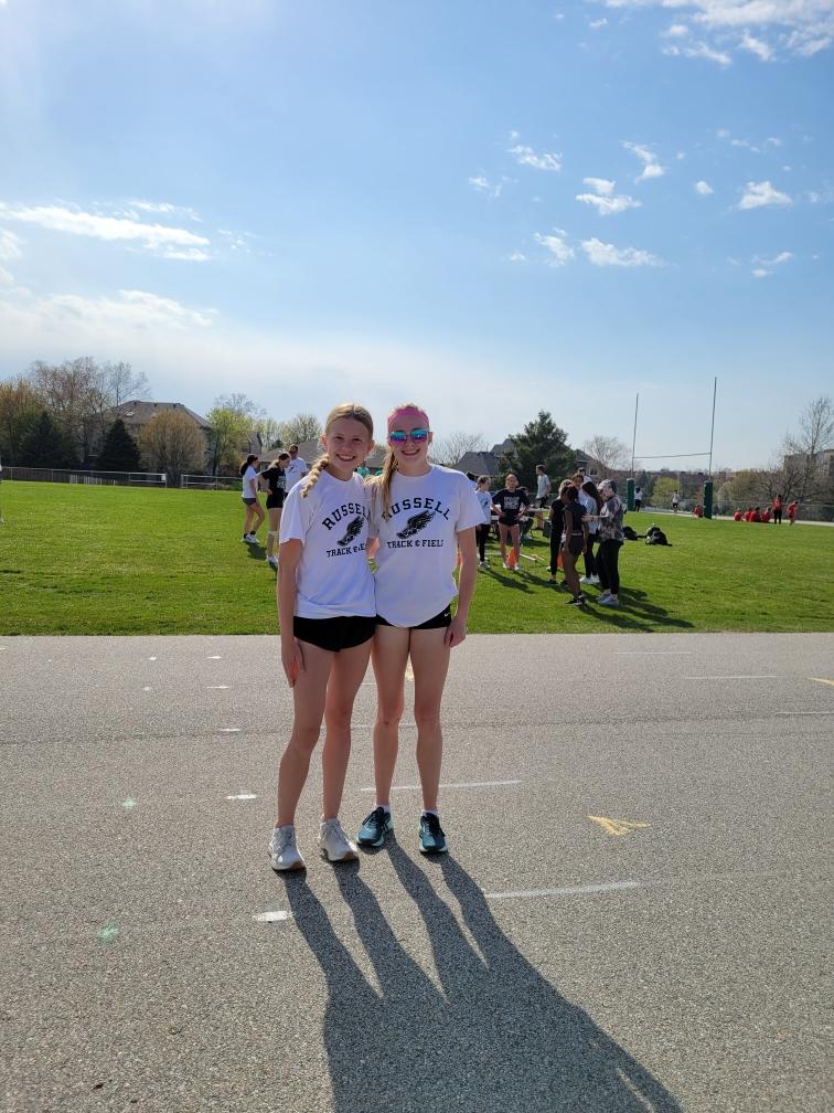 Amelia_Hoffman7's tweet photo. Today I broke my school's 200m hurdle record (on my birthday) with a time of 32.48!! Thank you so much to all of my coaches who have helped me reach this goal!
@MrsGray_RMS
@mps_russell https://t.co/WXWTfmiiuF