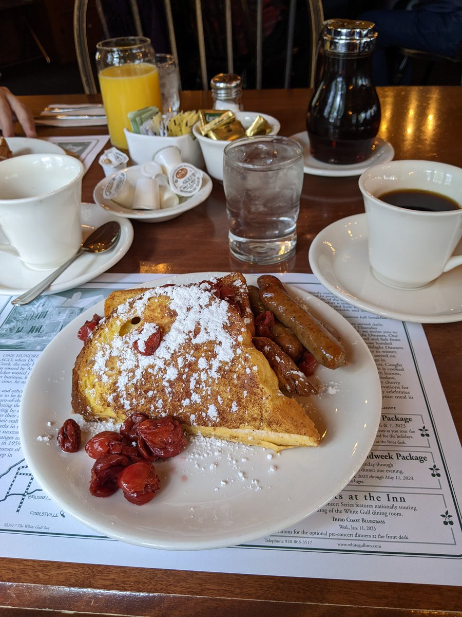 Breakfast at the White Gull Inn today in Fish Creek, WI ✨ I got Door County Cherry stuffed french toast 😋