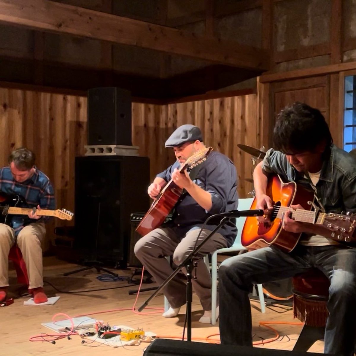 medusaeditions's tweet photo. pure magic to share a stage w/ this crew surrounded by dancing mountains & the pacific ocean just a stones throw away. deepest 🙏 to all who made the trek out here this wknd esp. @sdlx_jp for being such gracious hosts! hope to see u soon! 多くの感謝と感謝!! ✨🙏💙✌️#azyashir https://t.co/rtuh2aw7N2