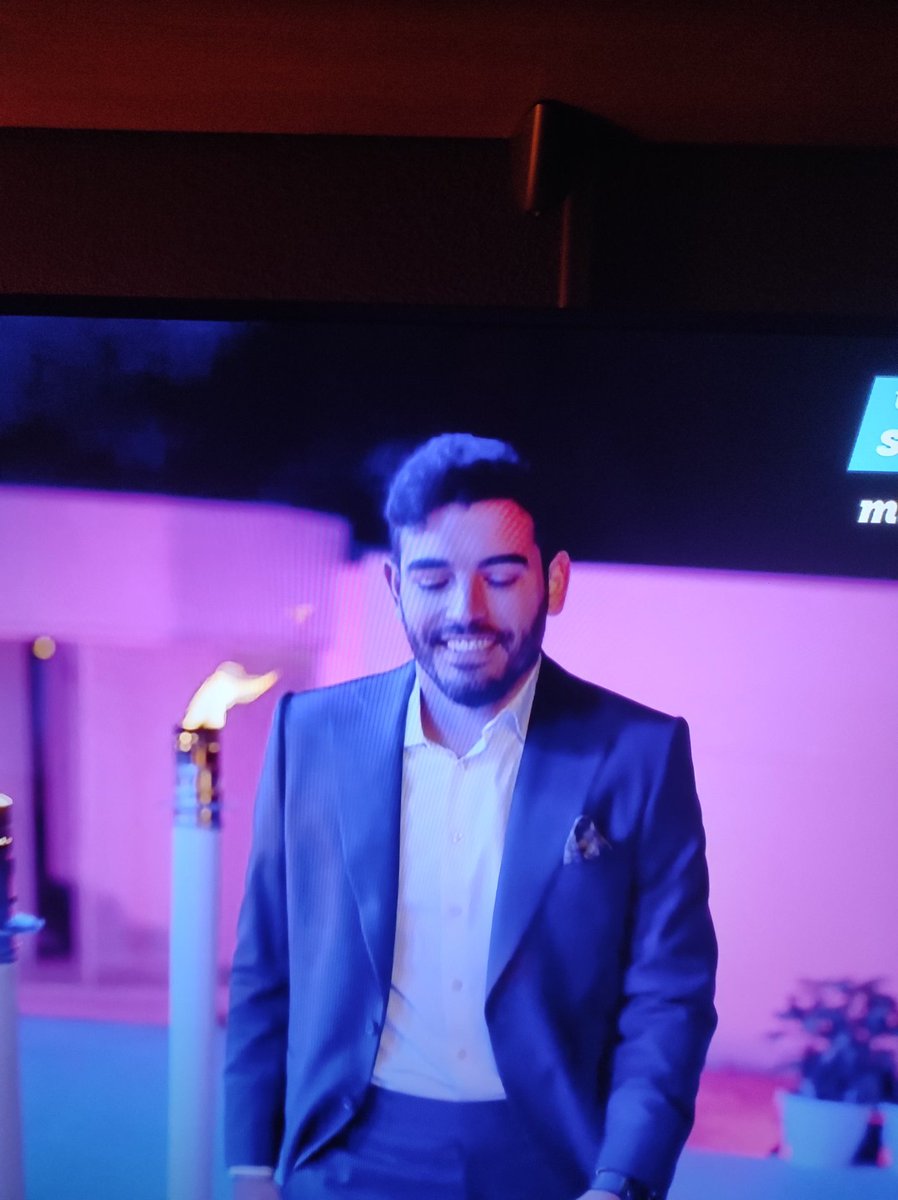 MariaFH3's tweet photo. Al fin llega el momento del protagonista indiscutible. Gracias por tantos memes y risas, Adrián.

#LaIslaDeLasTentaciones14
#Tentaciones14
#LaIslaDeLasTentaciones https://t.co/i7HMg6u4BZ