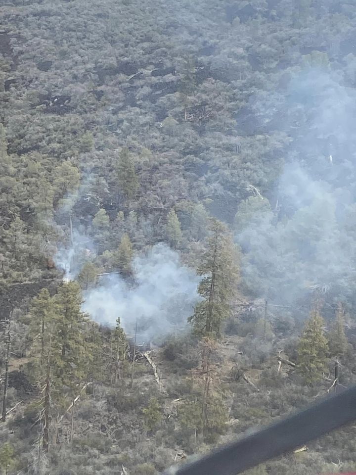 CodeRed001Blue's tweet photo. 3:02pm 4/21/2023 VEGETATION FIRE #RisingFire Lassen N.F near Rising River Lake just south of the community of Cassel and east of Hwy 89 in Shasta County. A USFS Battalion Chief, 3-Fire Engines, smoke jumpers and a T1 helicopter from CAL FIRE were ordered to the Rising fire. https://t.co/UETws78YJX