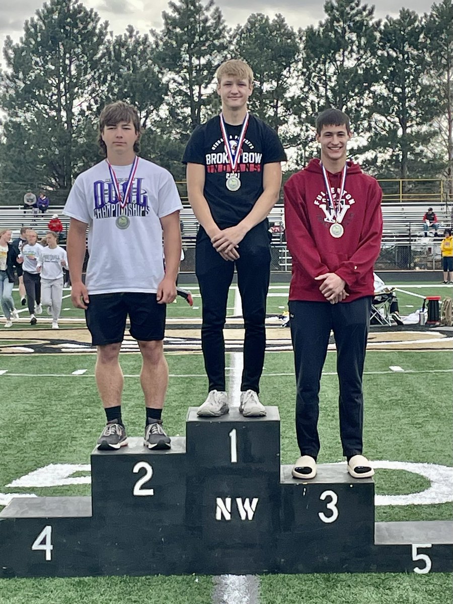 coachwetovick's tweet photo. Coy Wardyn is your CNTC and NEW SCHOOL RECORD HOLDER in the Boys Pole Vault! 💪💥🥇 https://t.co/TUYx5yLBmt