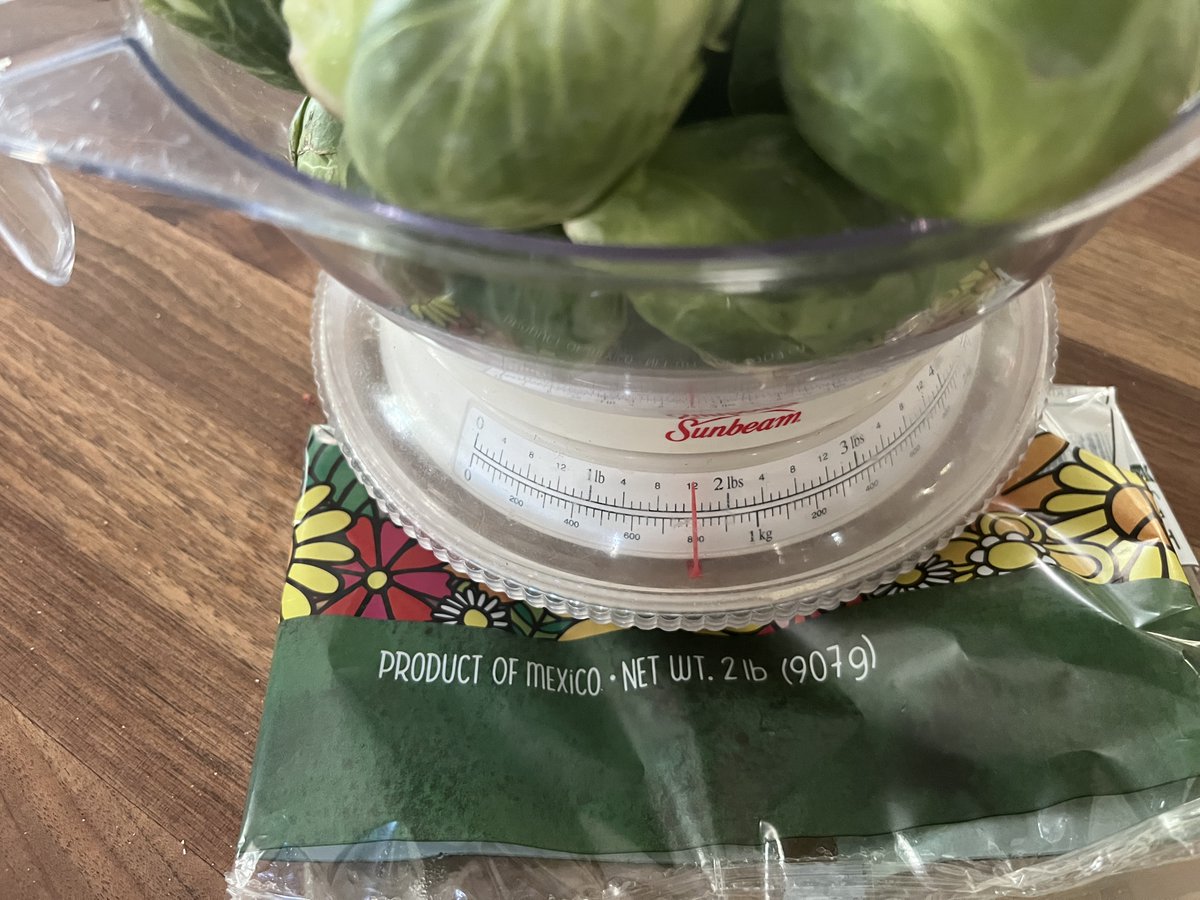 DougZacker's tweet image. Hey @costco, you need to keep an eye on @HippieOrganics. Bag says 2 lb, but this bag is .25 lb or 12.5% off. How many others got ripped off like me? You are my fave, but this takes off a little of your luster. #sad