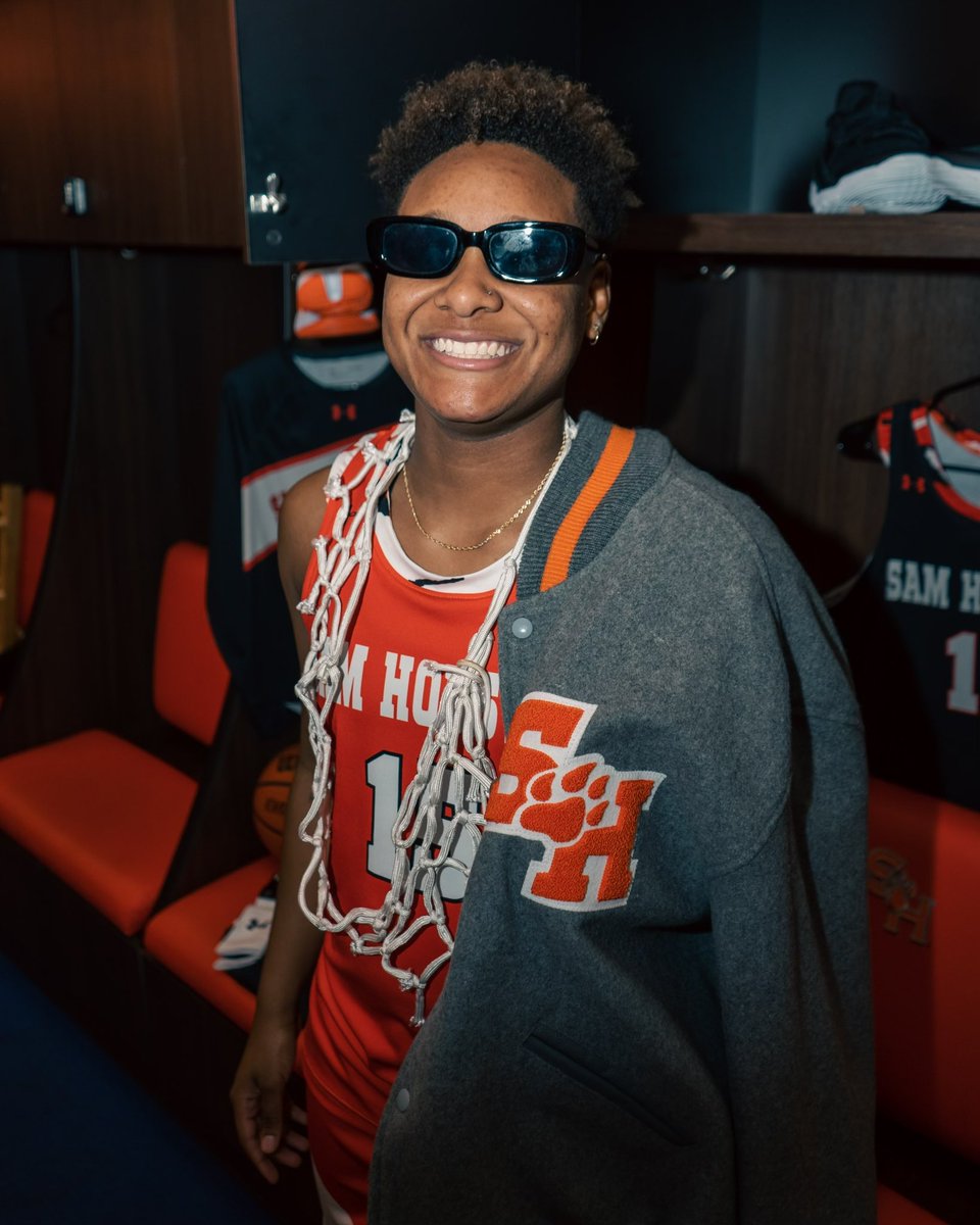 Hooplikekaay's tweet photo. Next Stop SAM HOUSTON UNIVERSITY 🧡🖤 #COMMITED  @Bearkats_WBB https://t.co/YrWo8xnWN3