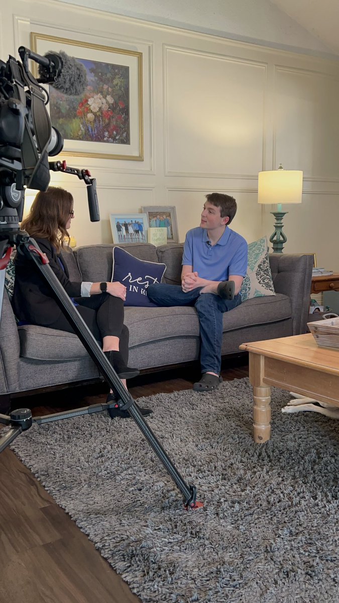 twoodard8's tweet photo. Jack has #autism. 

He has an aversion to new smells &amp; tastes.

He ate just 7 foods his whole life until he suddenly chose to go WAY outside his comfort zone. 

He now posts taste tests on YouTube “because it will help other people with autism try new foods.”❤️🧩

On @WFAA at 10. https://t.co/SfQMHkbV37