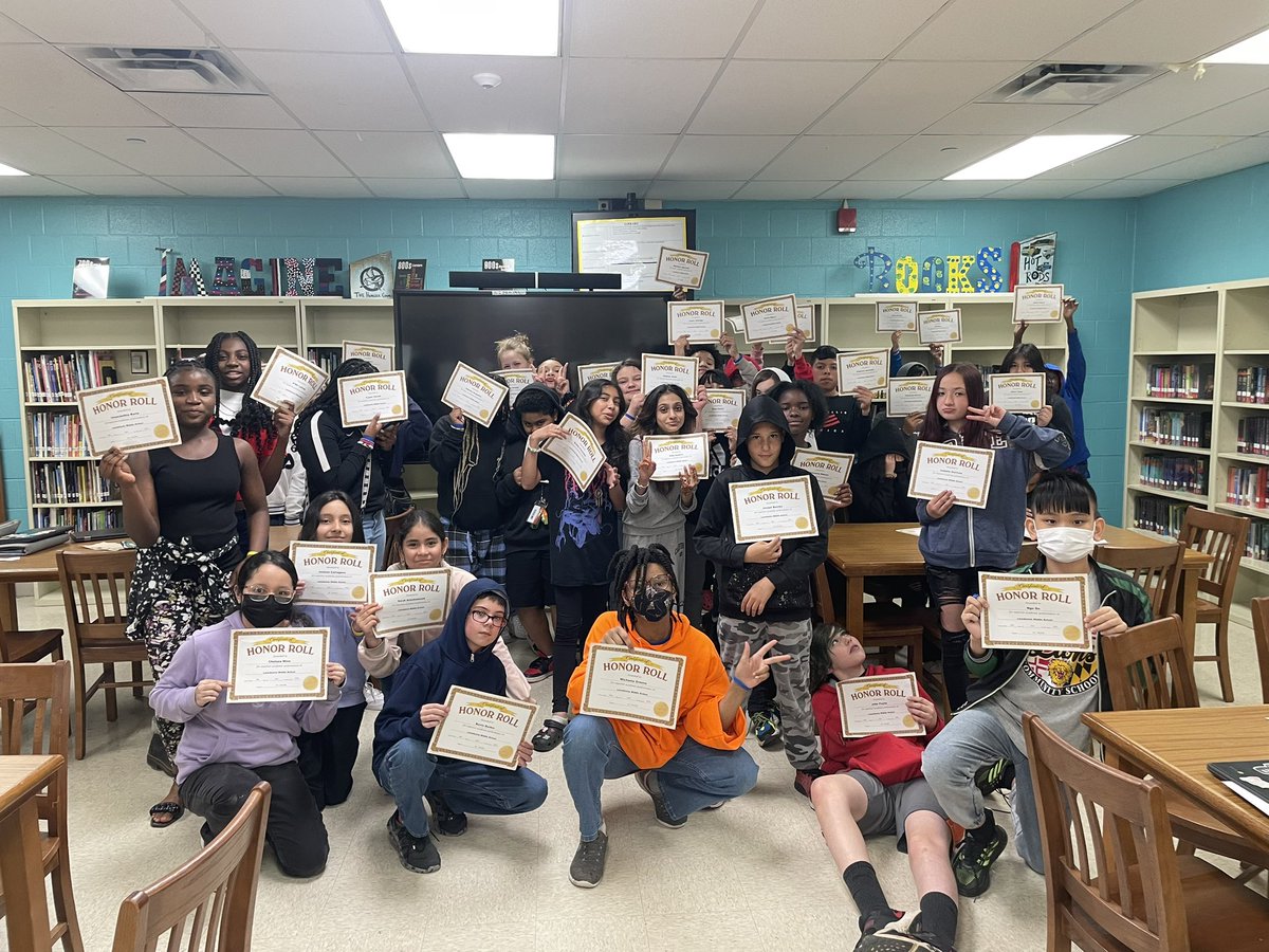 It’s a celebration— 👏🏾👏🏾 BRAVO to our Grade 6 students for their Q3 Honor Roll achievement ! @BMurray_LMS @WarfelRyan @LansdowneMS #academicachievement #LIONSROAR 🦁