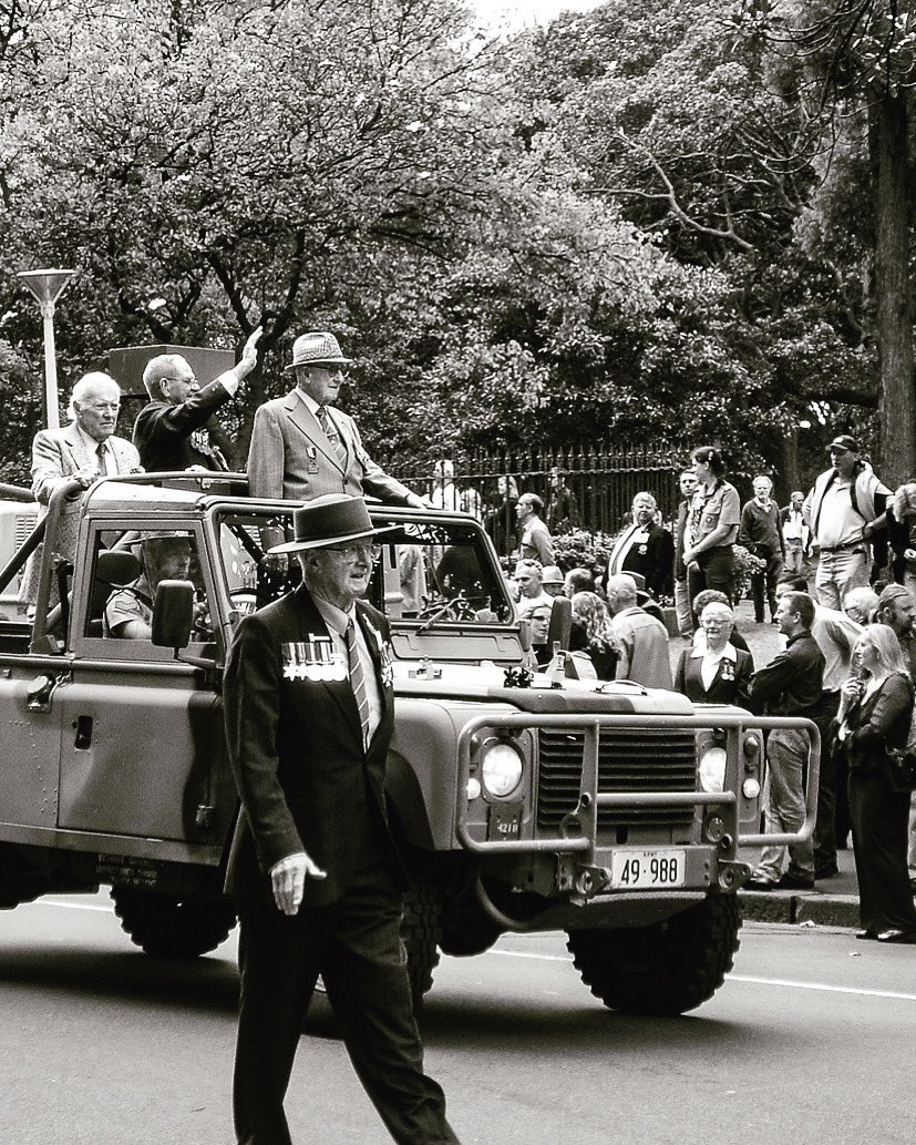 RoamingKat's tweet image. Today on ANZAC day we remember those who we have lost and the commitment of those still continue to serve in the armed forces. The ANZAC spirit will continue to live on in the hearts of those who remember their deeds. 

Lest we forget.