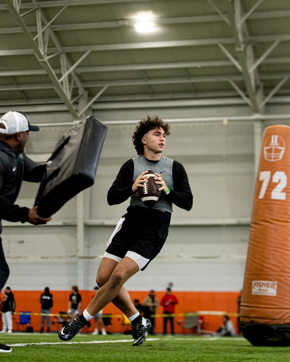 𝐎𝐇𝐈𝐎 📸

𝟔𝟎+ QBs from 𝟏𝟕 states came out, competed, and got better yesterday. 🎯🔥