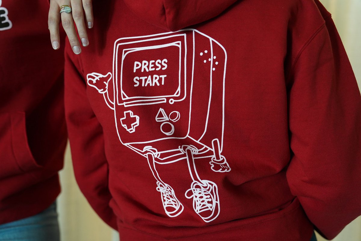 Nos hoodies et t-shirt sont encore en vente jusque mercredi ! Pour avoir le même flow que la team pendant le #RedLive et soutenir la bonne cause c’est ici 👉🏻 redlive.be