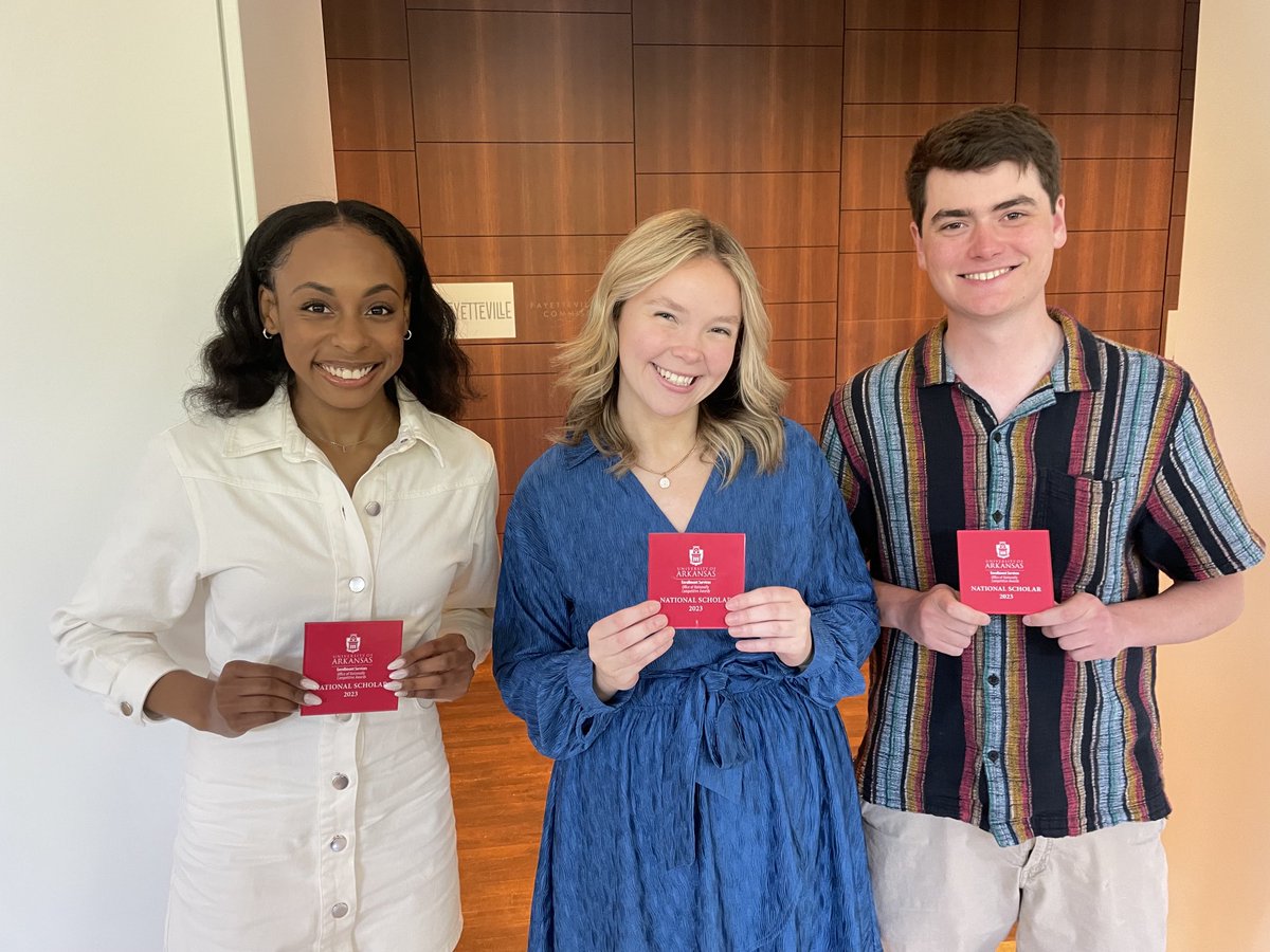 GinaHShelton's tweet photo. ⁦@uarkjournalism⁩ students recognized today by the Office of Nationally Competitive Awards. ⁦@uarkfulbright⁩ https://t.co/sUfn8IPuKE