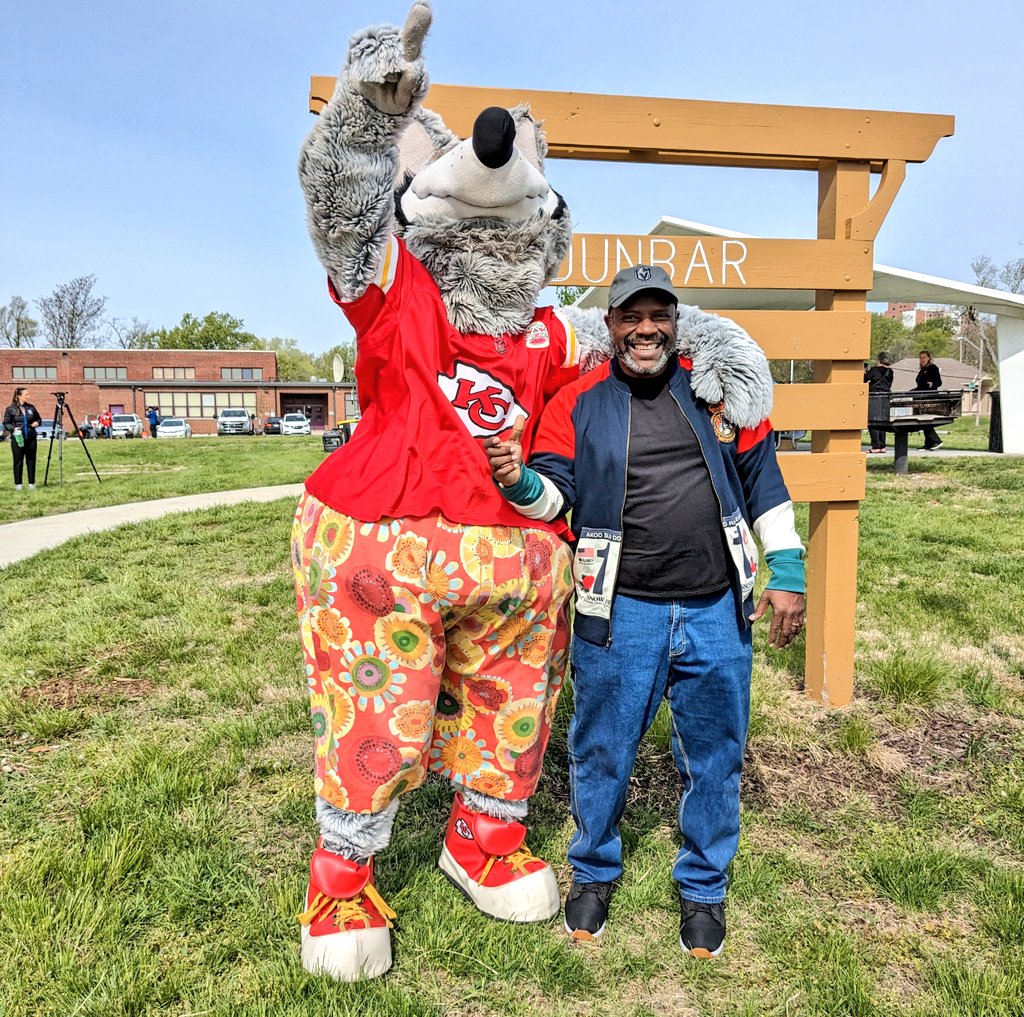 trutheresme's tweet photo. Fun times at #dunbarpark planting trees this morning with @KCMOParks @Chiefs @BTG_KC I swear KC Wolf planted 2 or 3 trees 😂 I can't remember but the city is a little greener with the help of #nflgreen and #NFLDraft2023 https://t.co/qZEGEGHFKS
