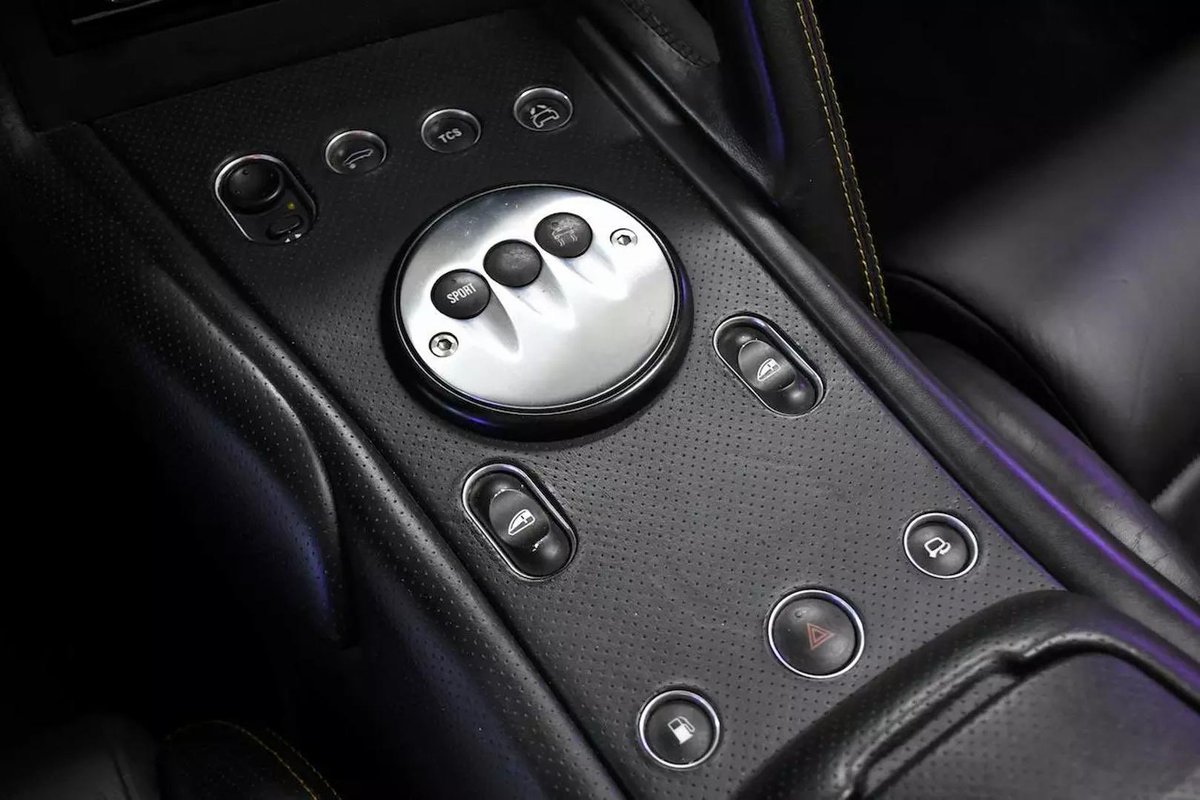 McAutomotive_'s tweet photo. Experience the iconic Lamborghini Murcielago. With its exotic styling, powerful 6.2-liter V12 engine, and top speed of over 200 mph, this supercar is a true masterpiece of automotive engineering. #LamborghiniMurcielago #Supercar #Performance https://t.co/YyF1WiXqZD