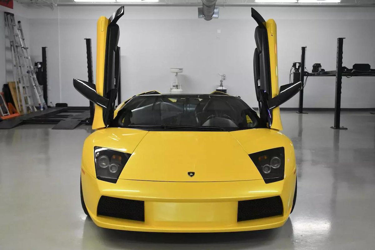 McAutomotive_'s tweet photo. Experience the iconic Lamborghini Murcielago. With its exotic styling, powerful 6.2-liter V12 engine, and top speed of over 200 mph, this supercar is a true masterpiece of automotive engineering. #LamborghiniMurcielago #Supercar #Performance https://t.co/YyF1WiXqZD