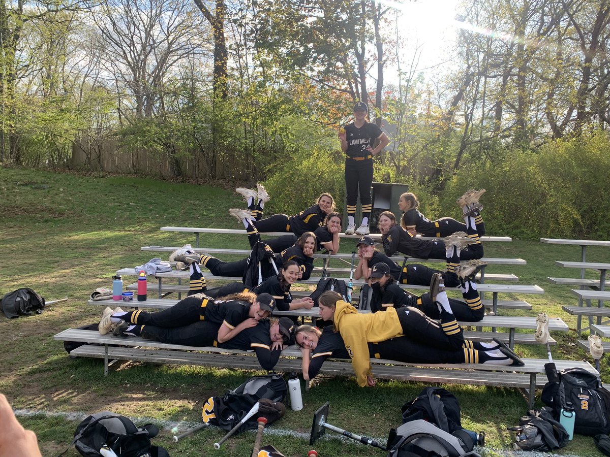 Girls with a big road win at NFA 8-3. Freshman Sophia Scarpa with a monster 3-run HR (1st of her high school career) #ctsb