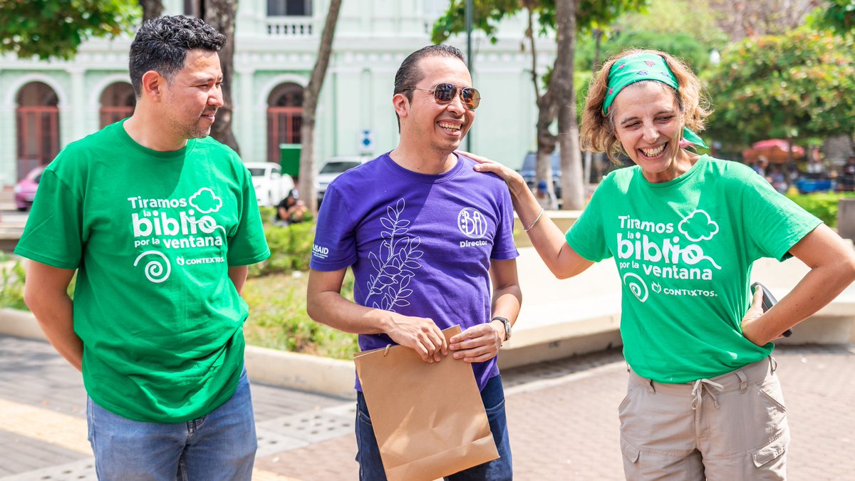 ¡Los libros y el arte se toman el #CentroHistórico!📚🎨

En el marco del #DiaDelLibro y en coordinación con Marta Tovar, de la Biblioteca Municipal de <a href="/alcaldia_SA/">Alcaldía de Santa Ana</a>, nos unimos a nuestros amigos de <a href="/ConTextos_SV/">ConTextos</a> para realizar actividades interactivas de lectura en voz alta (+)