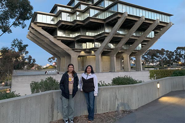 CSUSBNews's tweet image. Breaking barriers in higher education! #CSUSB and OneFuture Coachella Valley were awarded a $2.3M CAMP grant to support migrant/seasonal farmworker students. 
.
Learn how this grant is helping students pursue their dreams: bit.ly/3L3DMK6
.
#CSUSBPDC #AffordableExcellence