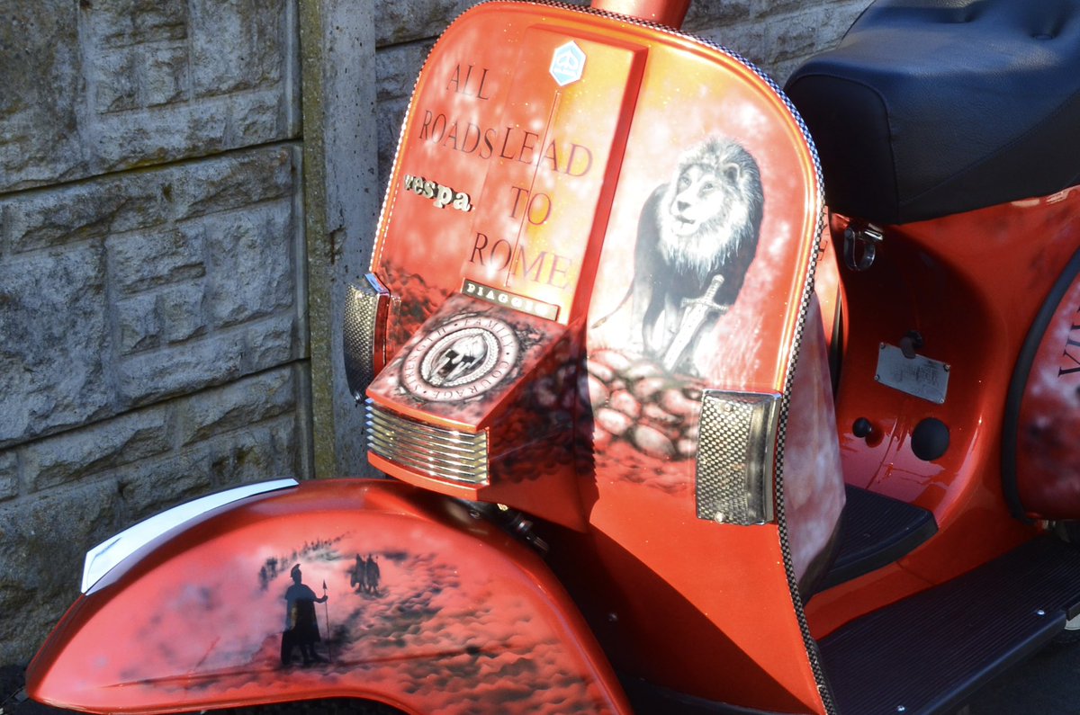 Paul_Maloney1's tweet image. Massive thanks to @helenwebbartist for bringing my Roman Legion themed scooter to life 🙏🏻

#airbrushing #vespa #scooters #riddennothidden #scooterscene #classicscooters #scooterrallies #scooterboys #scootergirls #northernsoul #twotone #scooterriders @ScooteringMag @PaulWalford7