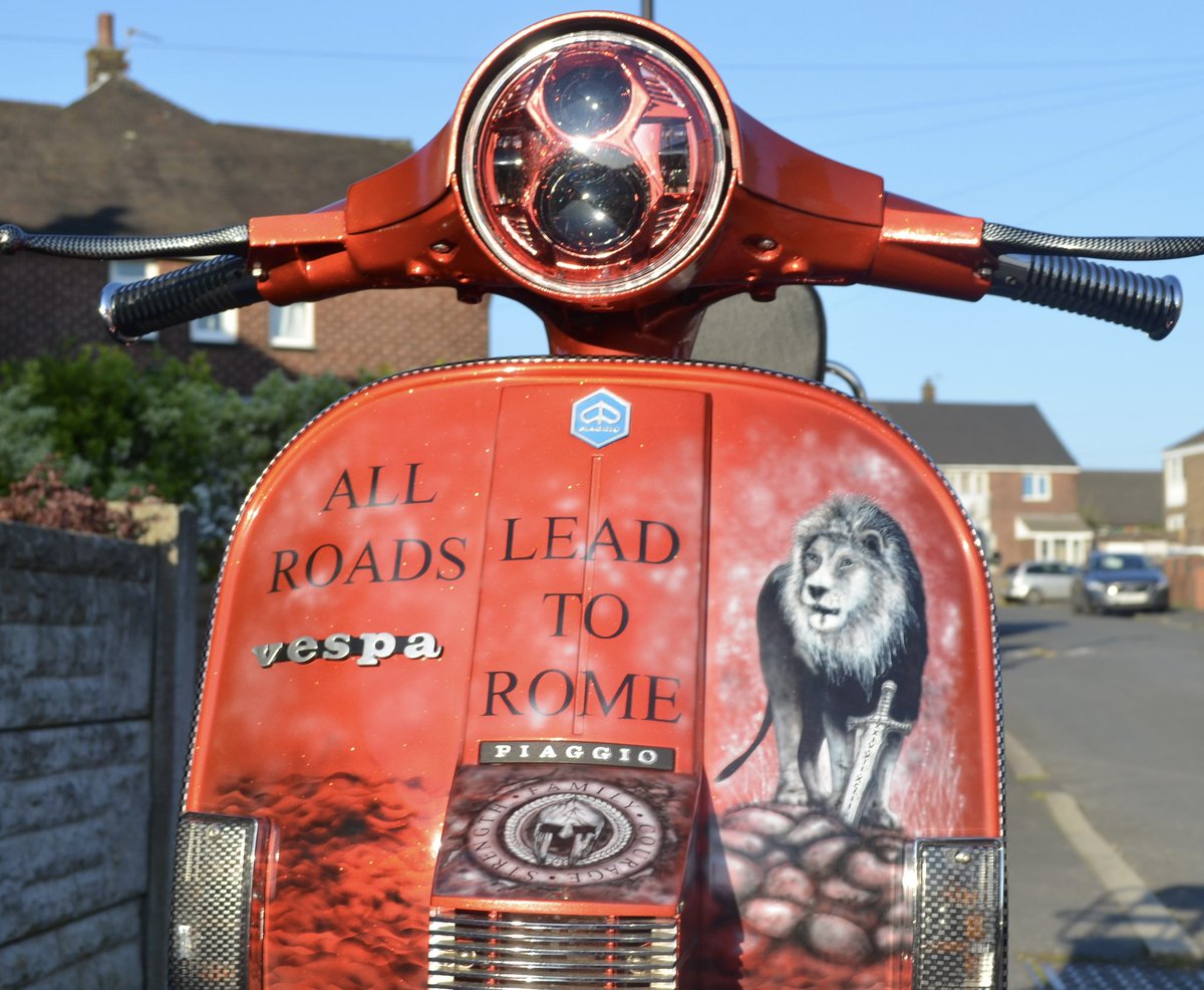 Paul_Maloney1's tweet image. Massive thanks to @helenwebbartist for bringing my Roman Legion themed scooter to life 🙏🏻

#airbrushing #vespa #scooters #riddennothidden #scooterscene #classicscooters #scooterrallies #scooterboys #scootergirls #northernsoul #twotone #scooterriders @ScooteringMag @PaulWalford7