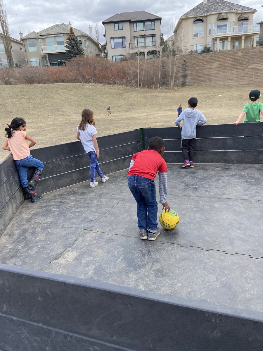 BPSHAWKS2's tweet photo. Grade 2 - Daily Physical Education and wellness. Outside, playing and resetting… 🥰✅🌟🏀⚽️🏈🏓🥅#BPSHawks2
#BPSHawkslearn
#BPSHawksrock
#WeareCBE https://t.co/Z8EG7qEeWZ