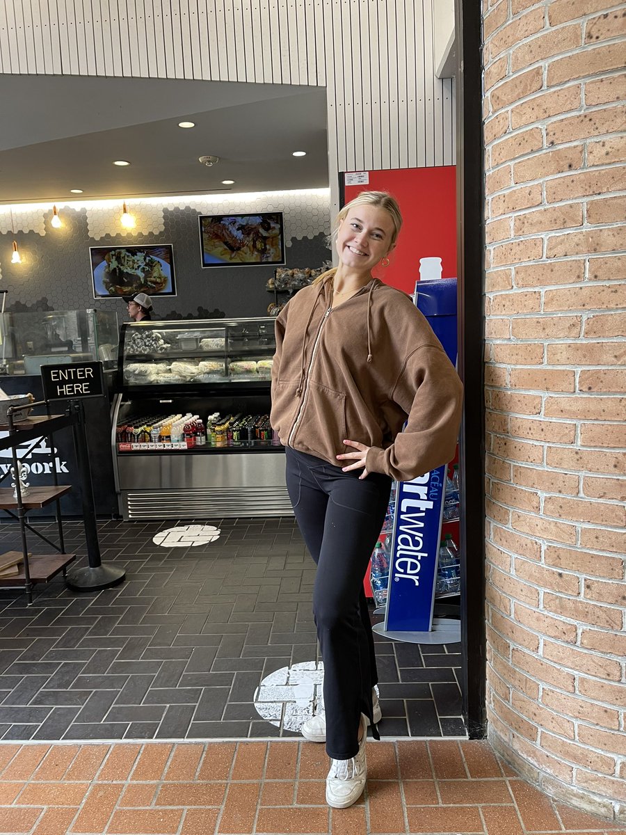 isabellalavila's tweet photo. Lily dodge chose to eat at City Pork because it’s so good and right next to her class #manship2010 #wheretoeat https://t.co/7HDQngKdGw