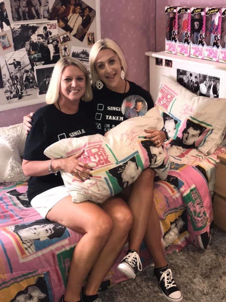 Jones29Mrs's tweet photo. Happy NKOTB day 🎉 Sissy and I have made incredible memories and some awesome blockhead friends through our adventures over the years! We can’t wait to make more 😍 #NKOTBDay  @DonnieWahlberg https://t.co/bxj3OXdCNh