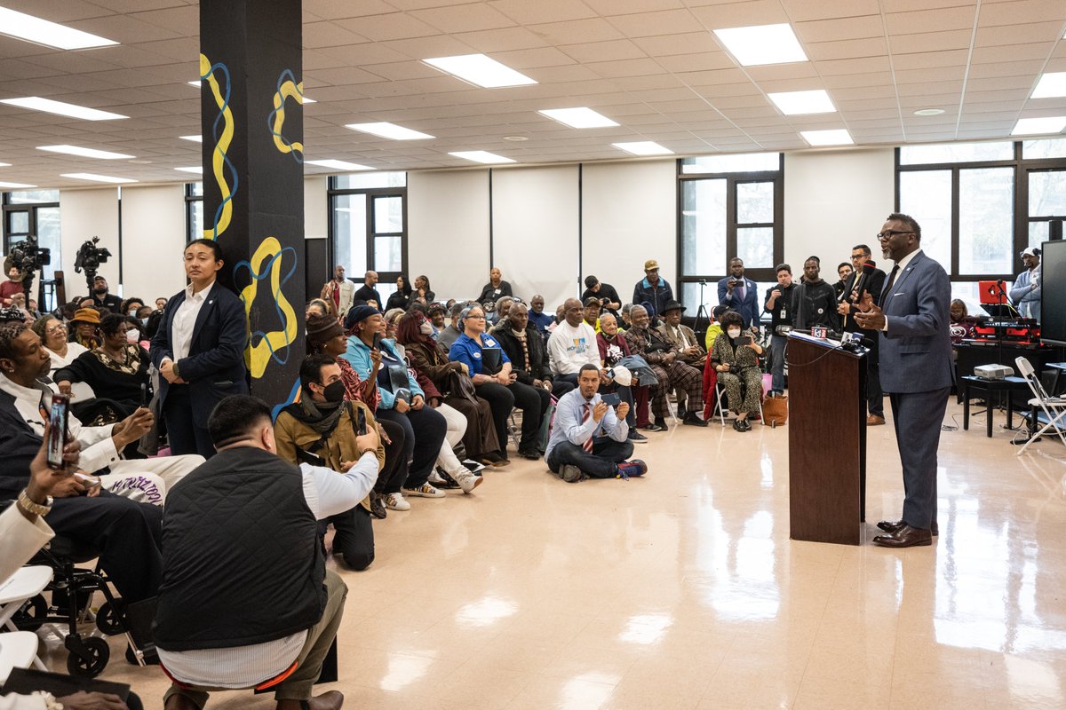 Brandon4Chicago's tweet photo. Thankful for the opportunity to give the keynote address at the @kocommunity convention this Saturday. KOCO has long shown the power of organizing for communities, and is shining a bright light on the fight for equity. https://t.co/Ruo5wnHCkJ