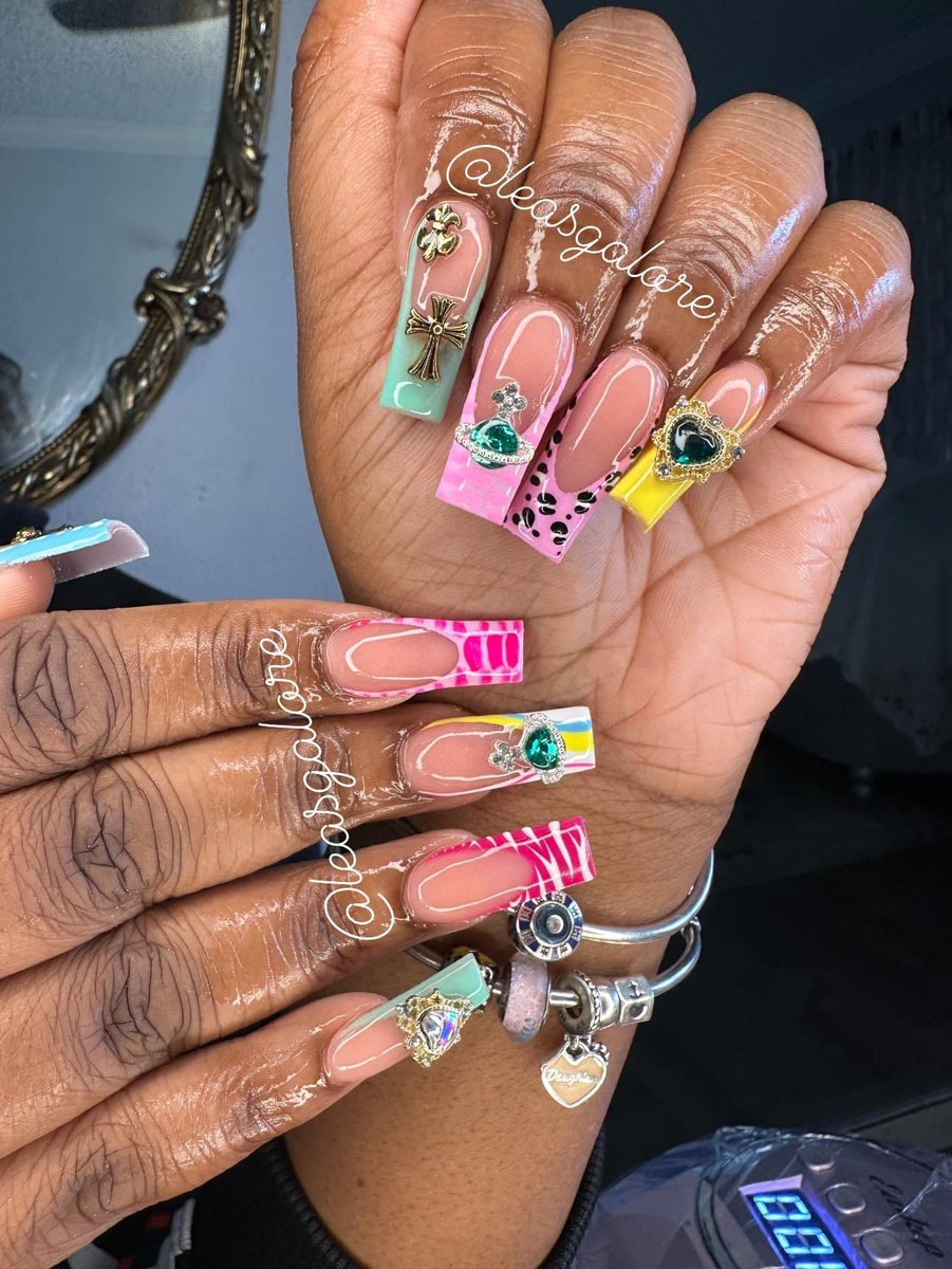 lilleaaax's tweet photo. Oh hey baes I do nails now 🤭💗 @leasgalore 💅 https://t.co/hvRTl5Ku5I