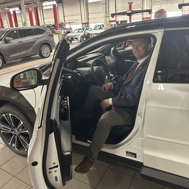 AIADA_News's tweet photo. Thank you @RepCasten for visiting Continental Toyota for a #DealerVisit. We hope you enjoyed your test drive and learning about all that dealers like @ContntalToyota are doing to prepare to sell and service more EVs. https://t.co/0vzWuwpGwe