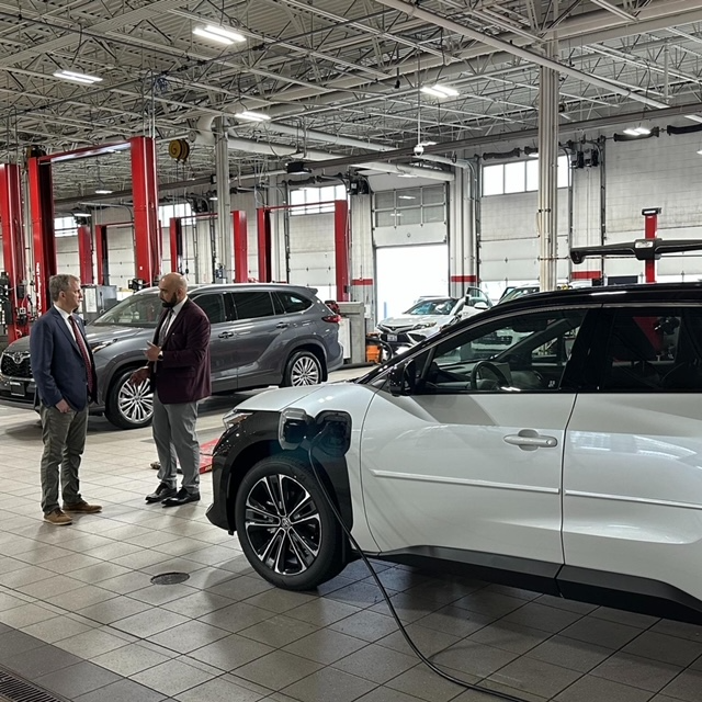 AIADA_News's tweet photo. Thank you @RepCasten for visiting Continental Toyota for a #DealerVisit. We hope you enjoyed your test drive and learning about all that dealers like @ContntalToyota are doing to prepare to sell and service more EVs. https://t.co/0vzWuwpGwe