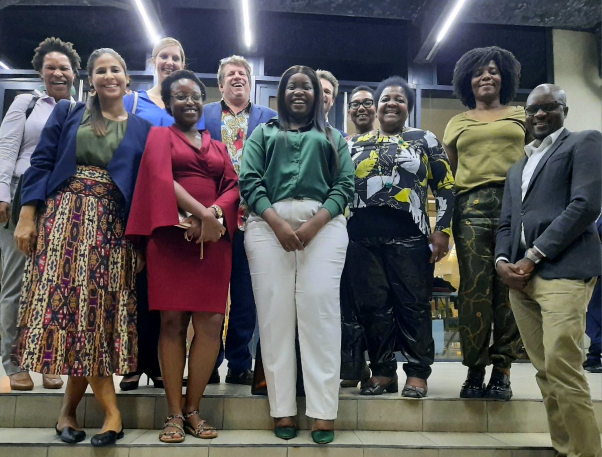 HelenLewis_UK's tweet image. Deepening dialogue for women's and girls' rights and freedoms for all, thanks to @AliciaH_1 for meeting with women's, LGBT+ and civil society organisations in 🇲🇿Mozambique #Aliadas @CescMoz #Lambda #mukadzicolaboratóriofeminista  @muleide2015 #observatoriodamulher #sabernascer