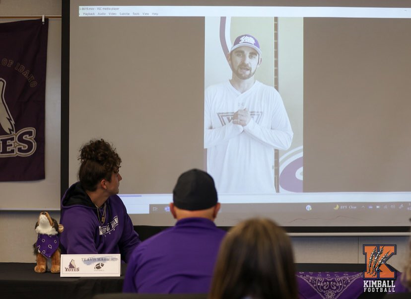 TravisMarieiro's tweet image. Officially signed🔒ready2work!! @Coach_Leon_IV