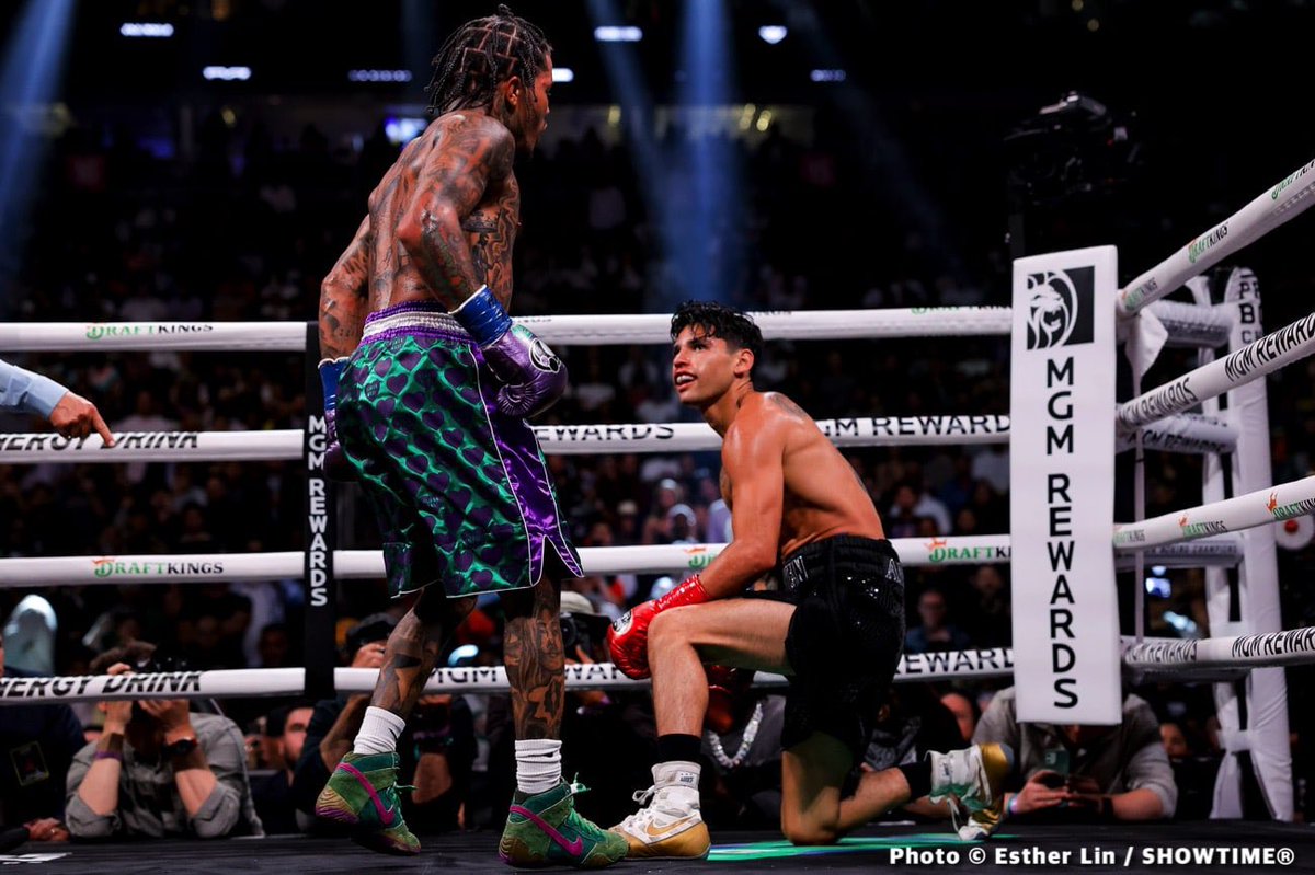 raks_story's tweet photo. Talk Is Tweet 🎙️ tonight at 9:00pm
Talking Points 🗣️
Tank Garcia aftermath
Did Ryan quit?
Córdina 2x
Córdina Barrett
Beterbiev Smith
Eubank Smith II announcement??
#TalkIsTweet https://t.co/9fKZoqqnSt