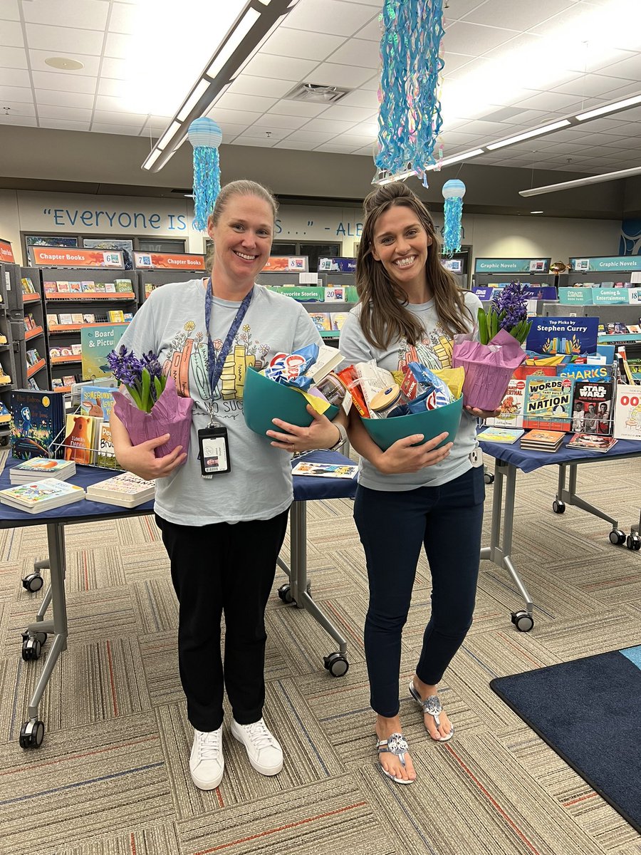 Thank you for all the love you’ve given us today and always @hugheselem We love you too! Couldn’t do it without our amazing librarian @TanyaSpencer710 🫶🏼 💙#librarianday @PISD_Libraries #ProsperProud #MakeItHappen