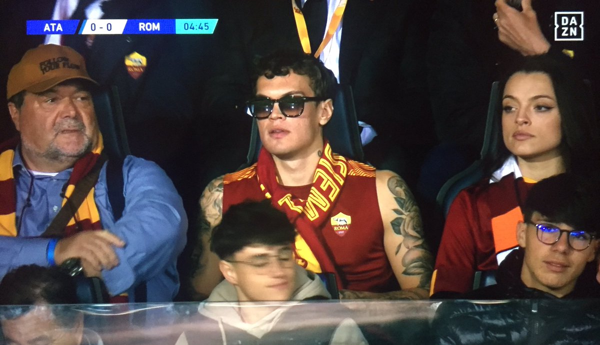 radio_romanista's tweet photo. Ehilà, Blanco! 

#AtalantaRoma https://t.co/vsA0KEC487