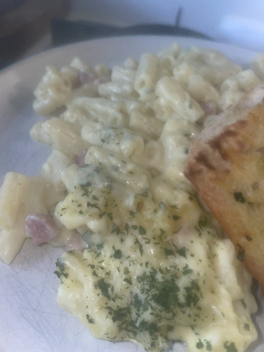 ColinPort1's tweet photo. Mr Colinโs Mac Cheese ๐ง looking deeeelious ๐ฅฐ๐๐๐๐
Available week 3 menu #caterlink #lovemacheese ๐ฅฐ@McrAcademy @UltCaterlink https://t.co/C7iA8V7UKi