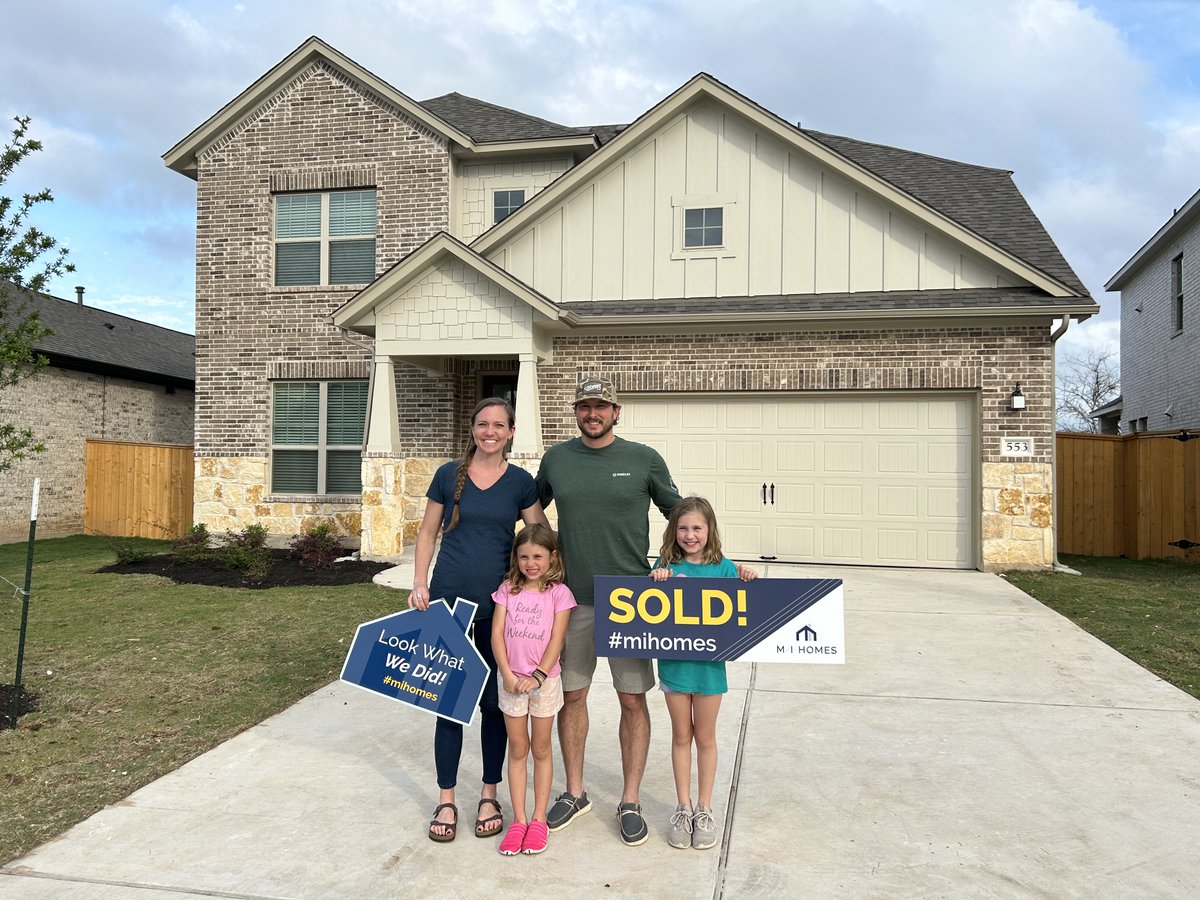 Congratulations to the Laine family, who are moving into a brand new home in our Kyle, Texas community, 6 Creeks! We are so excited for you to start living in your dream home!