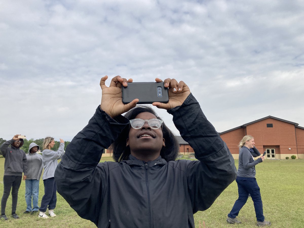 Today was all about #Citizenscience <a href="/RMSKnights_MCS/">Riverside Middle School</a>, thanks to our friends at <a href="/CIBLEARNING/">CIBL</a>. From recording cloud data to identifying the things they walk past everyday, it was all about learning. Thank you <a href="/NCGSKFound/">NC GlaxoSmithKline F</a> for helping make these adventures possible.