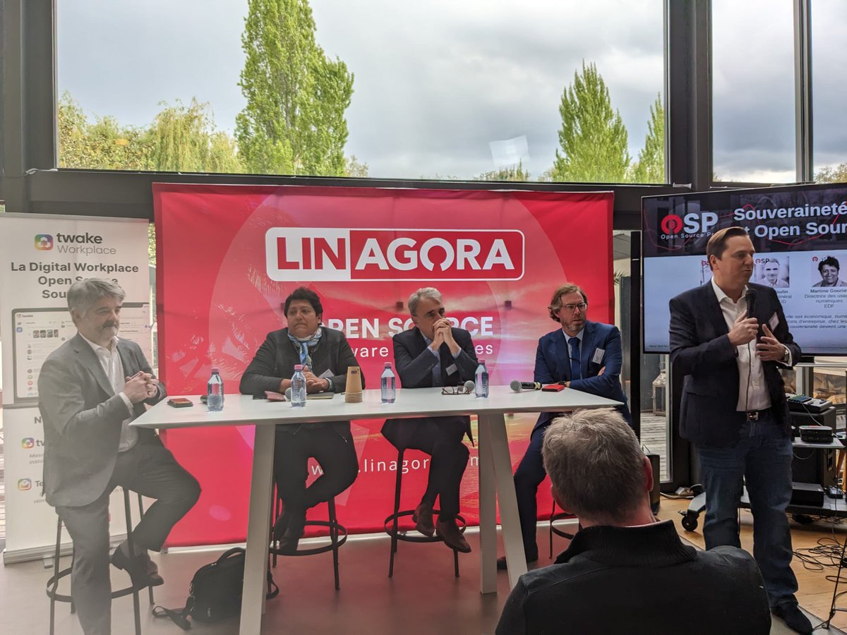 NumSpotCloud's tweet photo. Le débat s'achève pour que se poursuivent les discussions dans une ambiance conviviale et un lieu exceptionnel.
Merci aux équipes @linagora pour leur accueil et la qualité des interventions !
#OpenSource #OSPro8 #CloudSouverain
🧵 à dérouler :
https://t.co/Aa37IP3vkW https://t.co/pzAEAr07z1