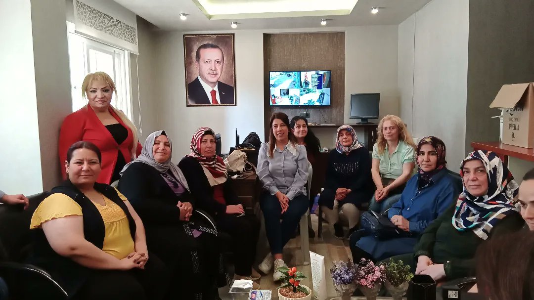 fulyaburmali's tweet photo. 28 Nisan Cuma günü istasyon Meydanı’nda Cumhurbaşkanımız Sayın Recep Tayyip Erdoğan'ı ağırlamaya hazırlanıyoruz. 
#MilletinAdamıAdanada 
#DoğruAdamAdanada
@RTErdogan @omerrcelik @kasimpamuk @aysekesir @mehmetay01 @sevilcan8 @akincemal https://t.co/bCZc3ceoNc