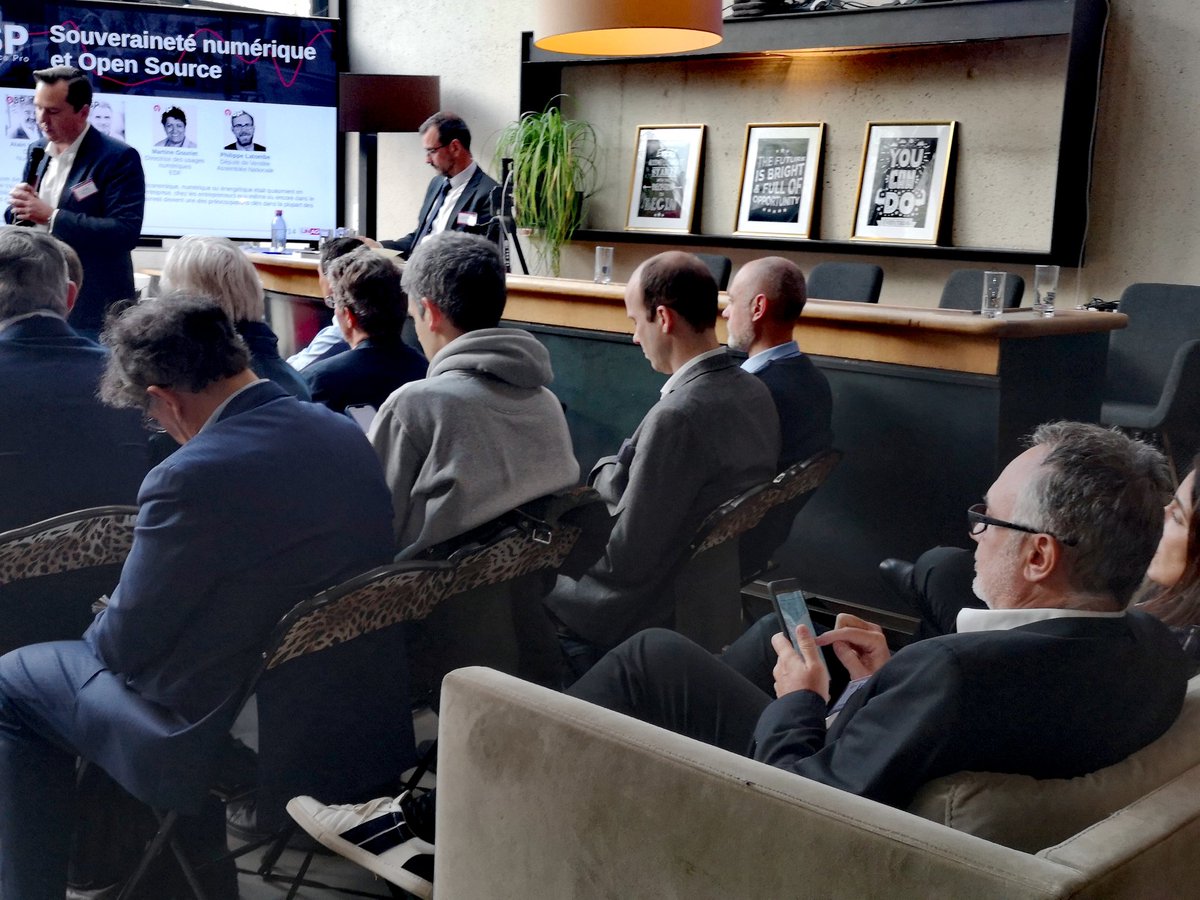 NumSpotCloud's tweet photo. Le débat s'achève pour que se poursuivent les discussions dans une ambiance conviviale et un lieu exceptionnel.
Merci aux équipes @linagora pour leur accueil et la qualité des interventions !
#OpenSource #OSPro8 #CloudSouverain
🧵 à dérouler :
https://t.co/Aa37IP3vkW https://t.co/pzAEAr07z1