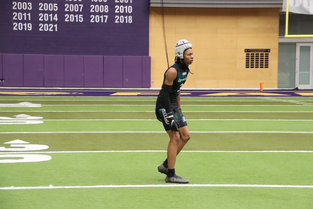 Showtimeiyon's tweet photo. Had fun playing at uni wit level up tuff weekend losing one of are guys but prayers up to his family #ripshawn @LevelUp7on7 https://t.co/53MXYtGlfx