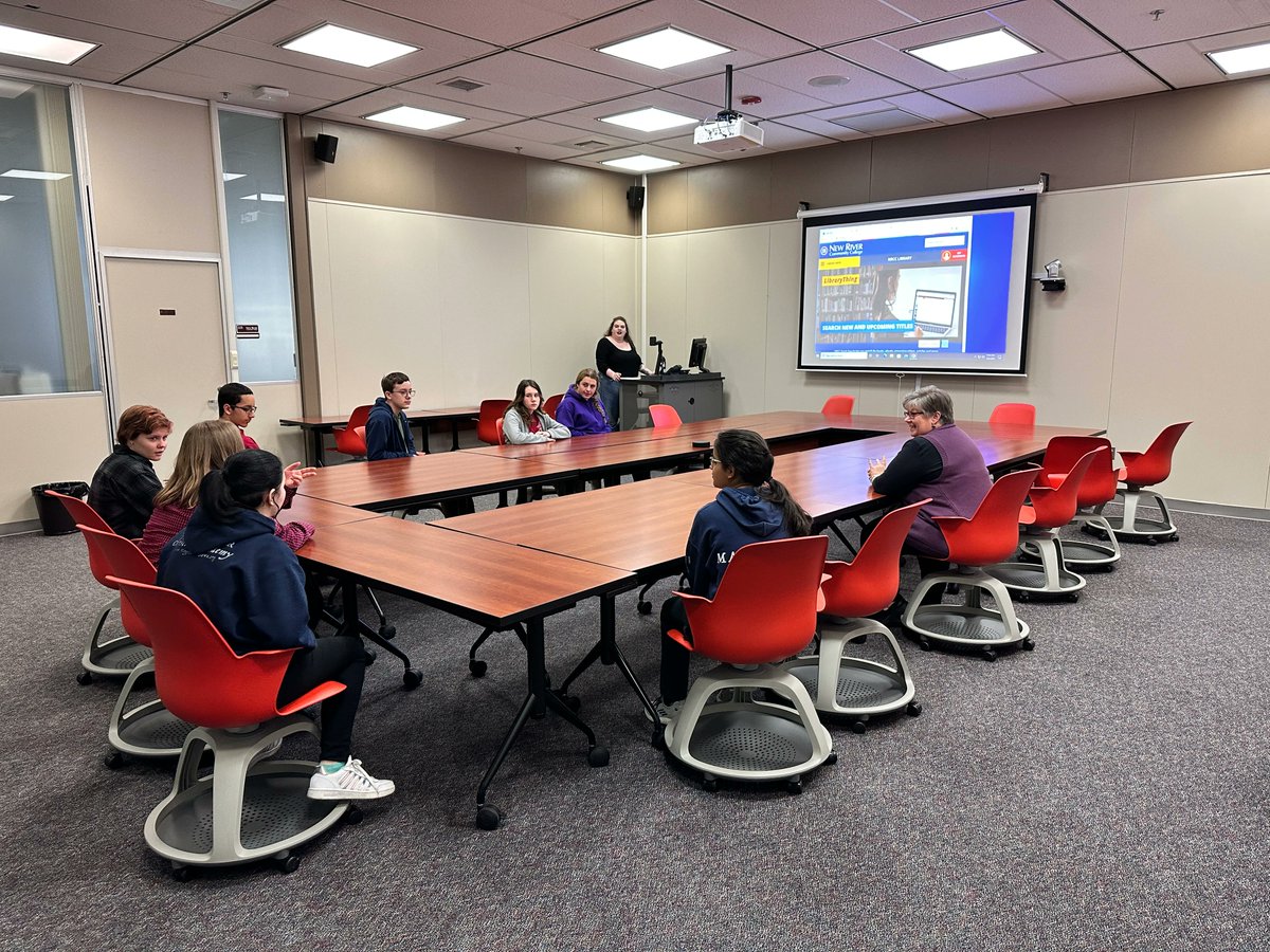 MayflowerSwVa's tweet photo. Our high school students had a fantastic experience recently touring the local NRCC college library. We're grateful for this opportunity to expose our students to the valuable resources available in our community. Thank you to NRCC for hosting us! #NRCC #AcademicSuccess https://t.co/qqyBkp8Cna