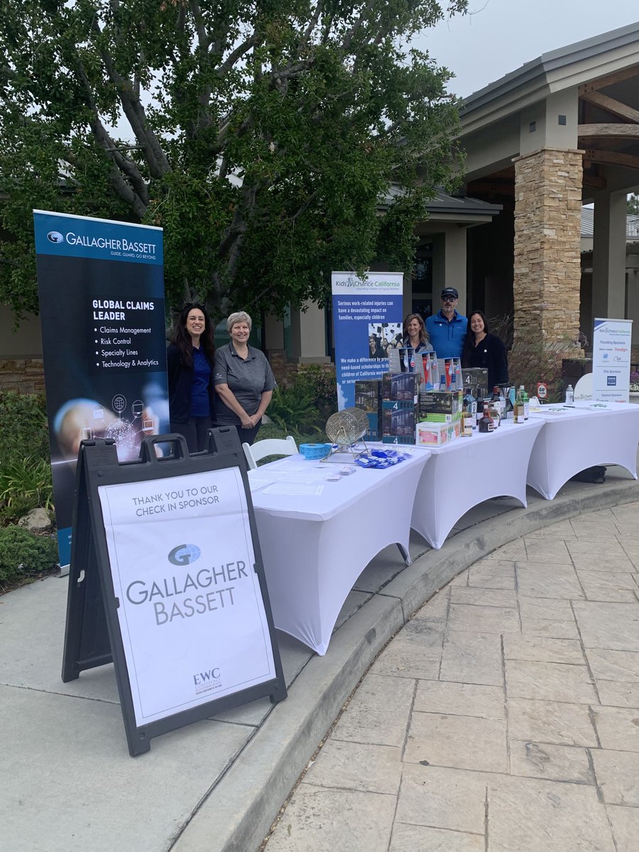 CarynBSiebert's tweet image. Bright shiny faces from ⁦@gbtpa⁩ greeting golfers at the #EWC2023 golf event. ⁦⁦@NchavezKristen⁩