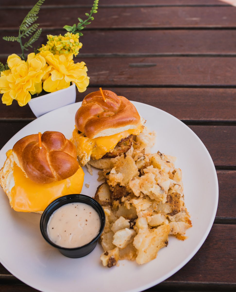 Chompie's tweet media