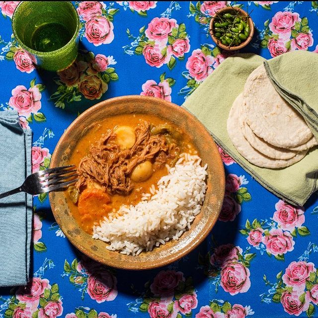 NuestroDiario's tweet photo. ¡Pongámosle sabor al inicio de semana! 🤤 Mmmm... En esta ocasión se nos antojaron unas deliciosas hilachas. 🇬🇹
¡Buen provecho!😋
📷 @cocinabaqu
#Guatemala #Hilachas #AntojitoChapín https://t.co/dnYAo4Bg2P
