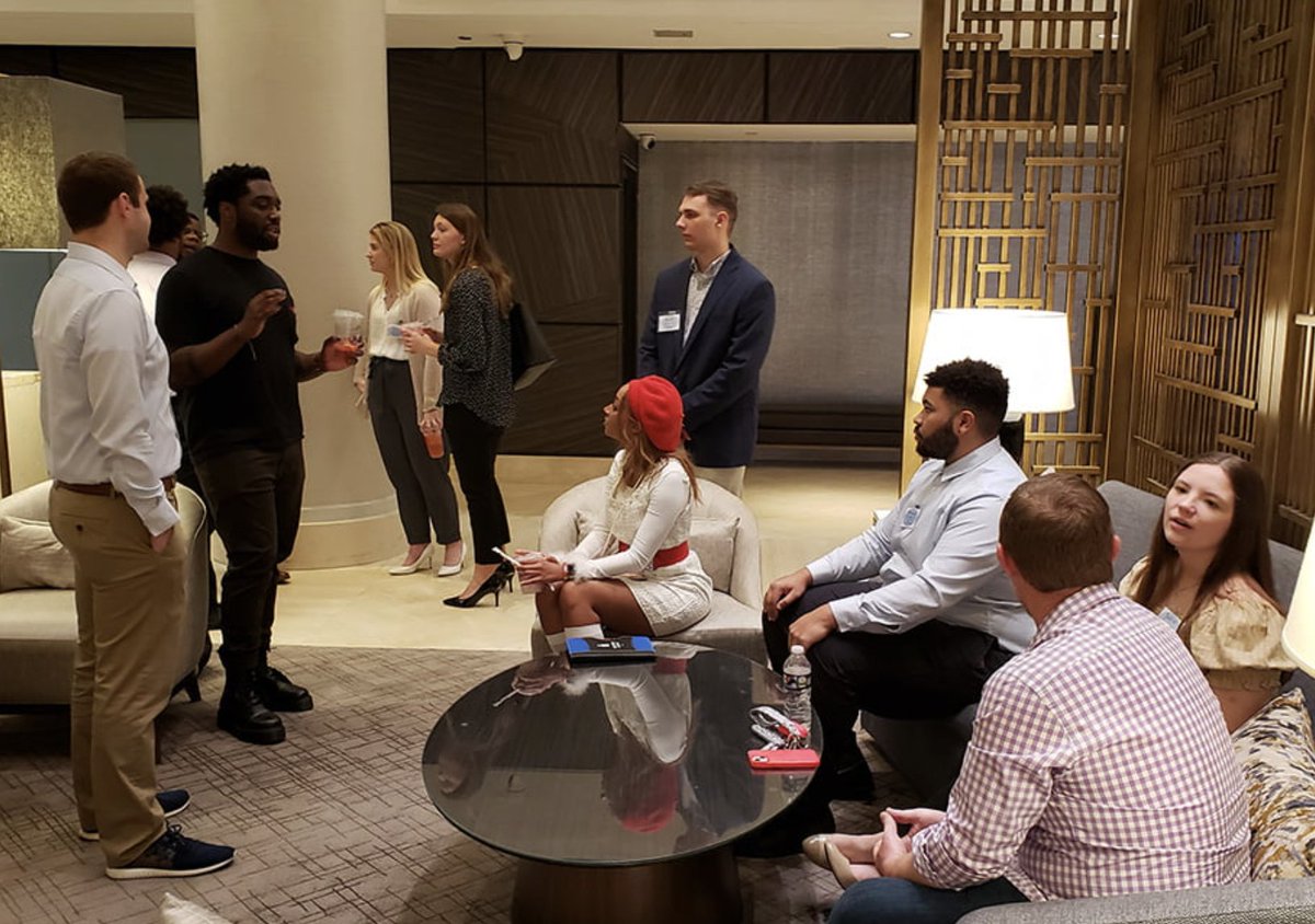 HartwickCollege's tweet photo. HAWKS HIT NATION’S CAPITOL! This Career Hop was a two-day, two-city program that connected 19 students with alumni from all manner of fields. Read more at https://t.co/UQYIVMp5YM https://t.co/2BCw54xg4L