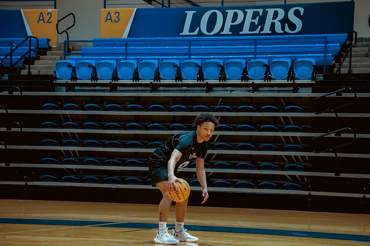 Had a great visit <a href="/UNKMBB/">UNK Men's Basketball</a> the past couple of days thanks for showing us a good time !! #lopesup🤘💙💛 #notcommitted