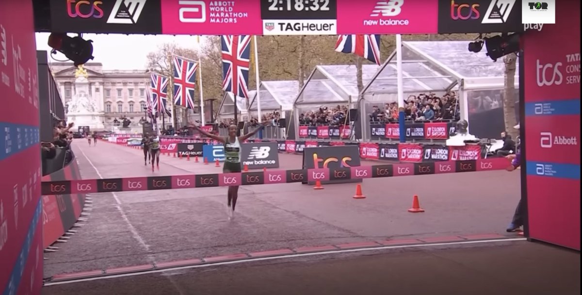 deportakus's tweet photo. El triunfo en la rama femenil fue de Sifan Hassan (NED) con un tiempo de 2:18:33 https://t.co/T1fXlaS3nR
