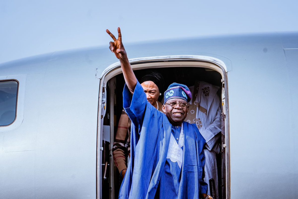 SenatorYau's tweet photo. Welcome home Mr President Elect @officialABAT. https://t.co/ysb93d9Vze